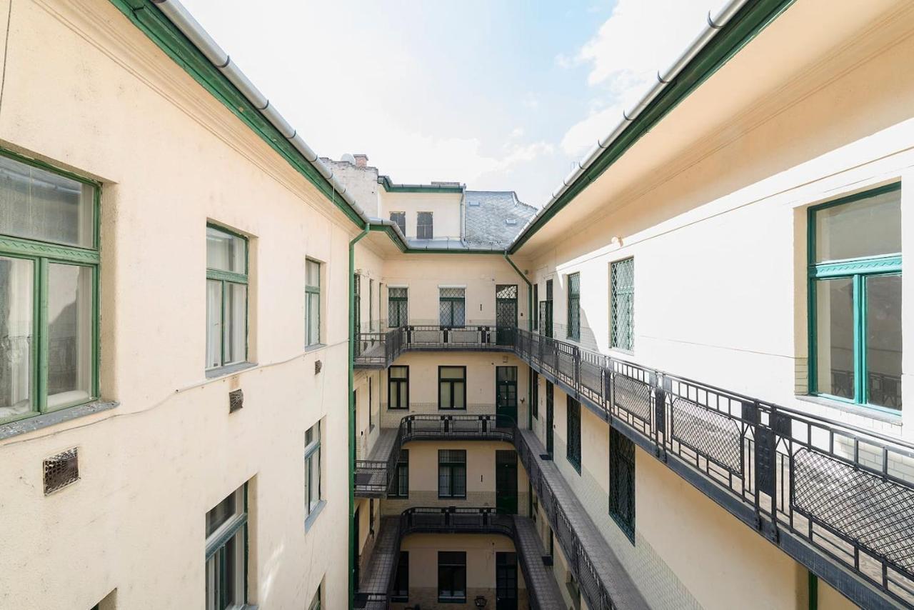 Vaci Street Premier Apartment Budapest Exterior photo